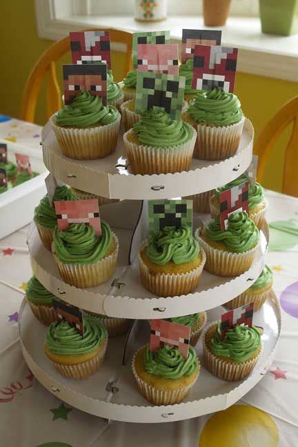Is it possible to throw an amazing minecraft party? Minecraft Cupcakes | Kids party treats, Minecraft birthday ...