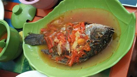 Resep 'pecak ikan mujair' paling teruji. Resep Pecak Ikan Khas Betawi - Lifestyle Fimela.com