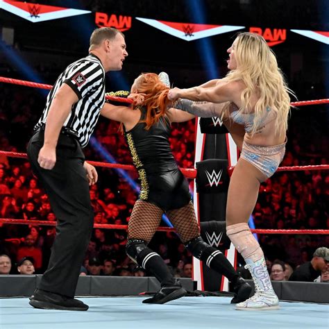 Raw 10 14 19 Charlotte Flair Vs Becky Lynch WWE Photo 43139237