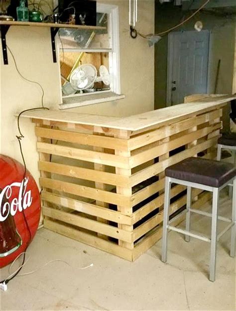 Gorgeous Picket Pallet Bar Diy Ideas For Your Home