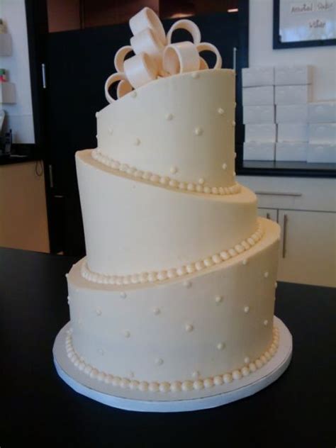 20 Creative Topsy Turvy Wedding Cake Ideas Weddingomania