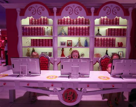 Barbies Dreamhouse Now Life Size Reality In Florida
