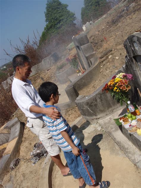 Xing Fu The Cheahs Praying To Their Ancestors