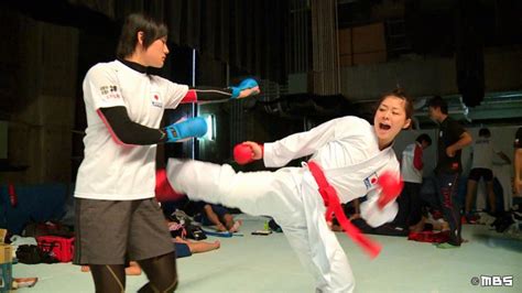 【空手】植草 歩 選手の技が決まる瞬間。｜top kumite actions of ayumi uekusa , karate. 写真特集：情熱大陸："空手界のきゃりーぱみゅぱみゅ"東京 ...