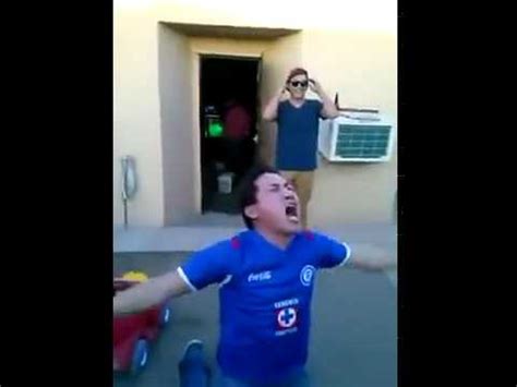 La máquina tuvo el pase a la final, pero no pudieron mantener su ventaja y. Aficionado de Cruz Azul Celebra Titulo de Concacaf - YouTube