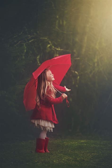 Pin By Viji Chidam On Rain Rain Umbrella Photography Children