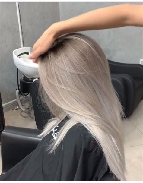 That said, we spoke to expert colorists to get their best tips and tricks for how to do your own highlights at home. Can I go from brunette to this in a weekend? And how? (At ...