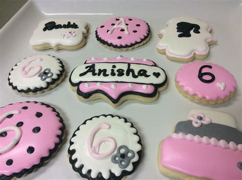 Barbie themed cookie favors. | Cookie favors, Cookie bouquet, Cookie pops