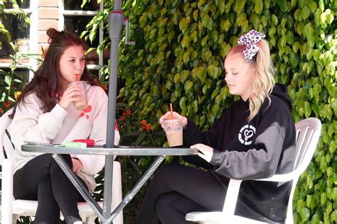 Jojo Siwa Dancing With Her Bff Out And About In Los Angeles 22 Gotceleb