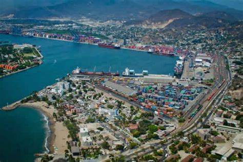 Manzanillo, Colima, opera como puerto alterno al de Lázaro ...