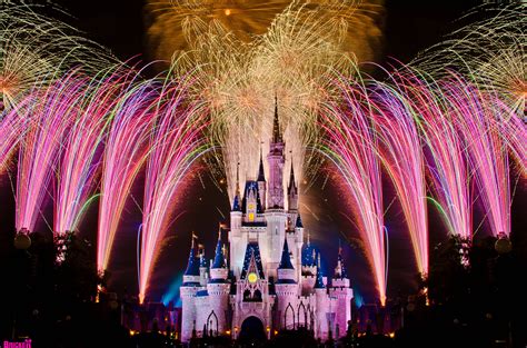 40 Awesometacular Fireworks Photos Disney Tourist Blog