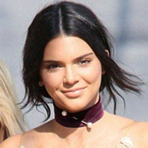 Kendall Jenner Age Family Bio Famous Birthdays