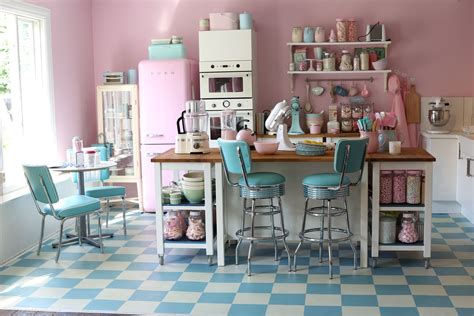 Nice 25 Romantic Pink Kitchen Color Scheme You Have To Know