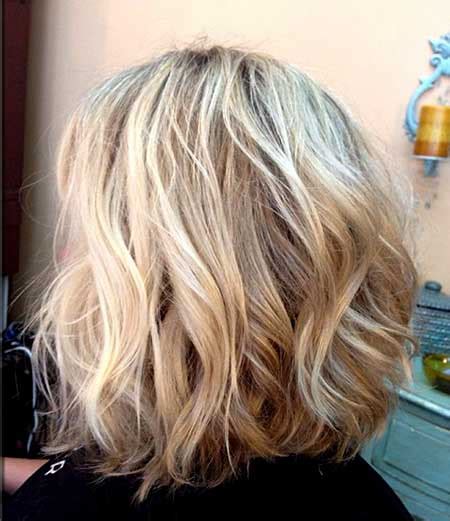 Summer short hair colors 2021, beach waves create wonders on the hair, especially with the use of side parting in the lob hairstyle. Beachy Waves for Short Hair | Short Hairstyles 2017 - 2018 ...
