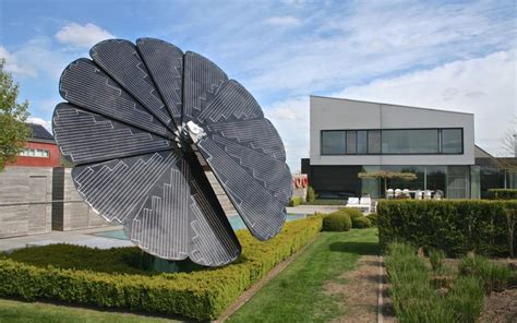 Smartflower Is The Worlds First All In One Solar Energy Innovation