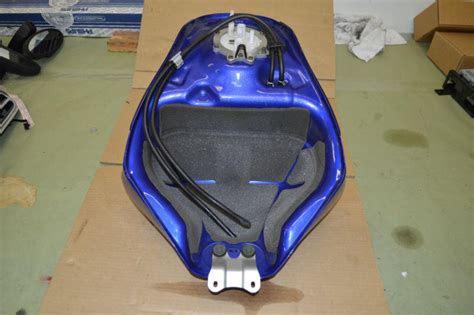 With the injector line nuts loosened at the injectors there is plenty of fuel being pumped, with an injector removed and connected to its injector is this likely? Sell 2003 2004 2005 Yamaha YZF R6 OEM Gas Fuel Petrol Tank ...