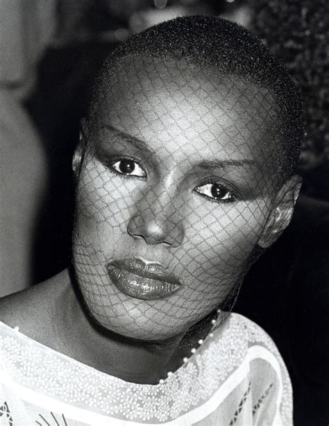 15 Famous Women Who Shaved Their Heads Grace Jones Bald Women And Woman