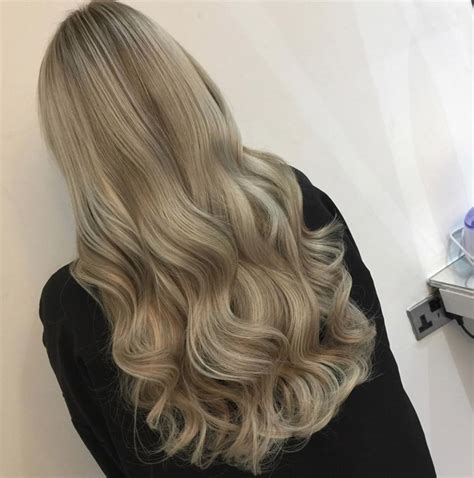 Hairlaya provides you the most comfortable hair extensions. 22 inch clip in blonde hair extensions in Scandinavian ...