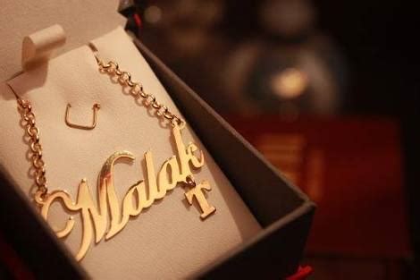 , ازاي اكتب اسم ملك أو لوكا بي الانجليزي. كلمة ايمان بالانجليزية - Findo