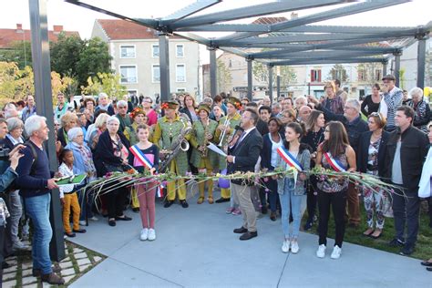 Loire Roanne Le Jardin Des Senteurs Inauguré En Grande Pompe