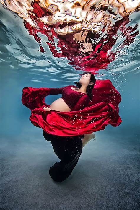 underwater maternity photography by adam opris