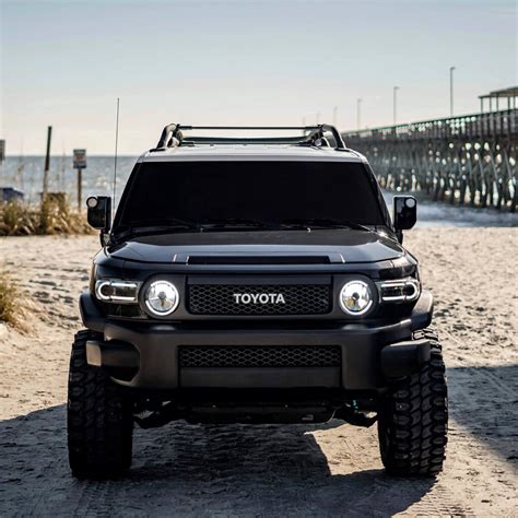 Meet The Fj Reaper Blacked Out Toyota Fj Cruiser With Mid Travel