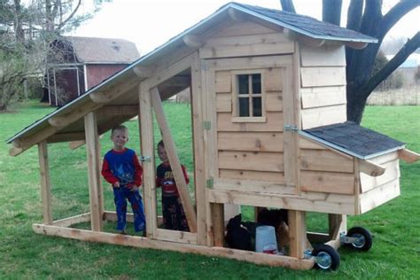 Casa de los Pollos - Indiana Chicken Coop on wheels with ...