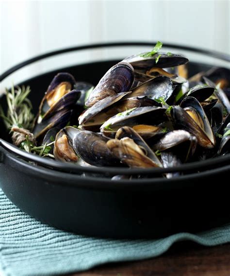 Moules Marinière With Cream Garlic And Parsley Recipe Recipe