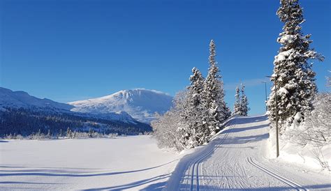 Around 30,000 people make the trip up to the summit every year to enjoy the fantastic views from the top. Kollen - Brendstaul - Gaustatoppen
