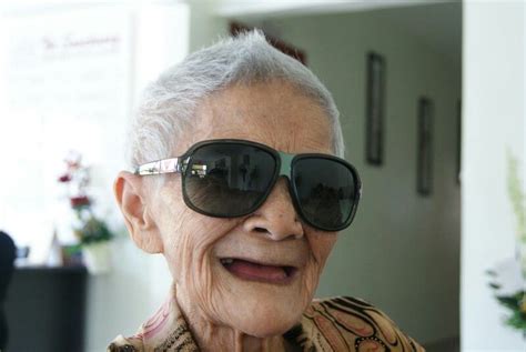 Coolest Grandma On The Face Of The Earth Square Sunglasses Men