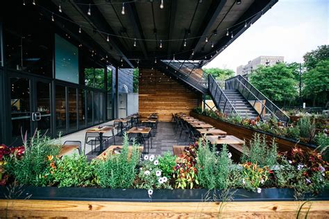 When you live in the city that is home to lollapalooza and restaurants such as alinea and next, it's only natural to want to combine the two. 10 Great Patios in Chicago | neighborhoods.com