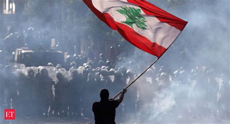 Beirut Explosion Clashes Erupt As Angry Protesters Storm Govt