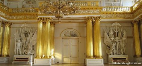 Le palais est bâti à la démesure de l'empire de russie : Palais d'Hiver | Palais d'hiver, Palais d'hiver, Intérieur ...
