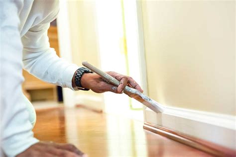 A painter and decorator works with homeowners and commercial business managers to design and what is the pay by experience level for painter and decorators? Painter and Decorator Job Leads - Find Local Jobs in Minutes