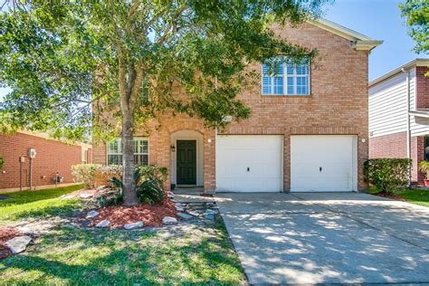 Single Family Property For Sale with 5 Beds & 2.1 Baths in ...