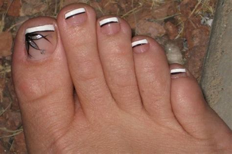 7 Fabulous French Pedicure Ideas And Tips For Glowing Nails Instantly