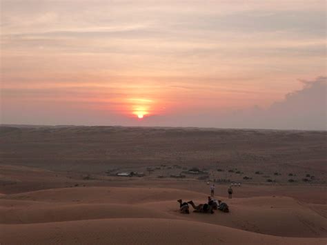 Wir deckten uns mit gemüse und leckerem dattelhonig ein und fuhren die. Wüste Wahiba Sands, Oman › Ihr Reisebüro in Dresden