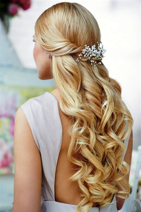 20 Elegant Half Up Half Down Curly Hairstyles Ideas · Inspired Luv