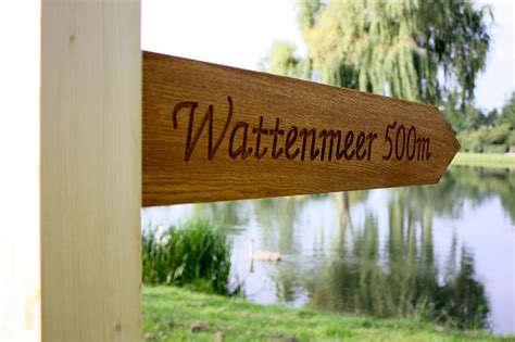 Der grundpreis für einen wegweiser / ein schild bis 10 zeichen liegt bei 49,45* euro, jedes weitere zeichen kostet 2,10* euro zusätzlich. Wegweiser und Hinweisschilder, Spielhaus aus Holz