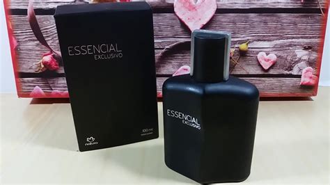 Essencial exclusivo został wydany w 2010 roku. Perfume Essencial Exclusivo Masculino Natura - YouTube