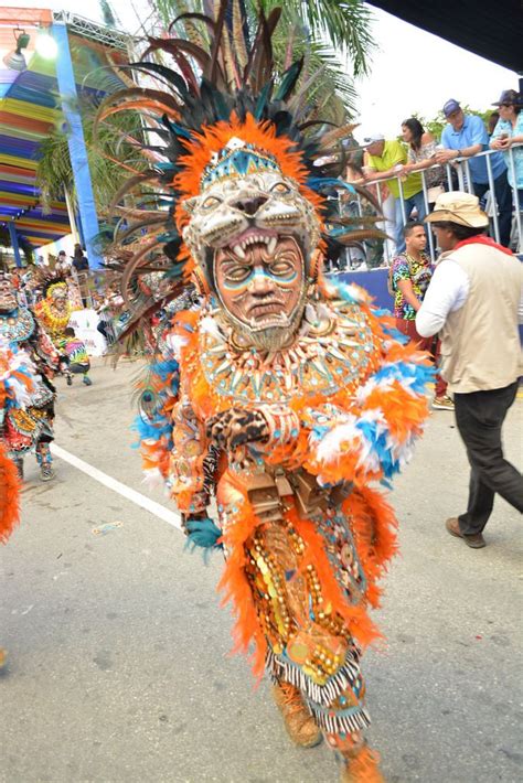 carnaval dominicano diablo cojuelo carnaval folk dresses carnival