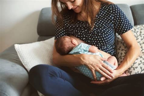 Lallaitement Maternel Dans Les Traditions Du Monde Oummi Materne Le Blog Des Mamans