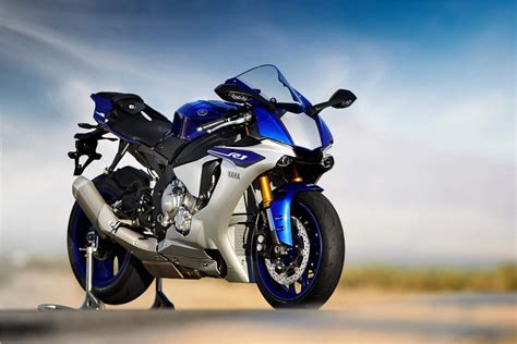 2015 Yamaha Yzf R1 And R1m First Ride Review