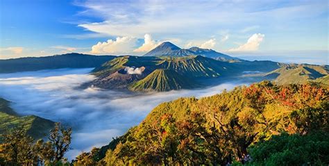 Dari sini kamu bisa melihat pemandangan gunung bromo, gunung kursi, watangan, gunung widodaren, gunung batok, dan gunung mahameru. 16-1 Pemandangan gunung Bromo yang Indah ...