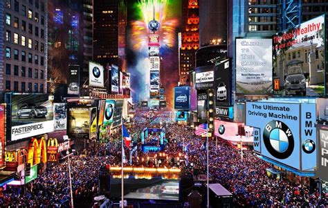 Times Square New Years Eve Ball Drop 2017 Livestream Video ~ Hello