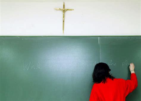 Italy Appeals Crucifix Ban In Classrooms Says It Is A Secular Symbol Part Of Nation S Tradition