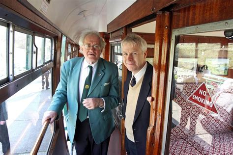 RARE 1940s SOUTHERN RAILWAY COACHES RUN TO CORFE CASTLE FOR THE FIRST 