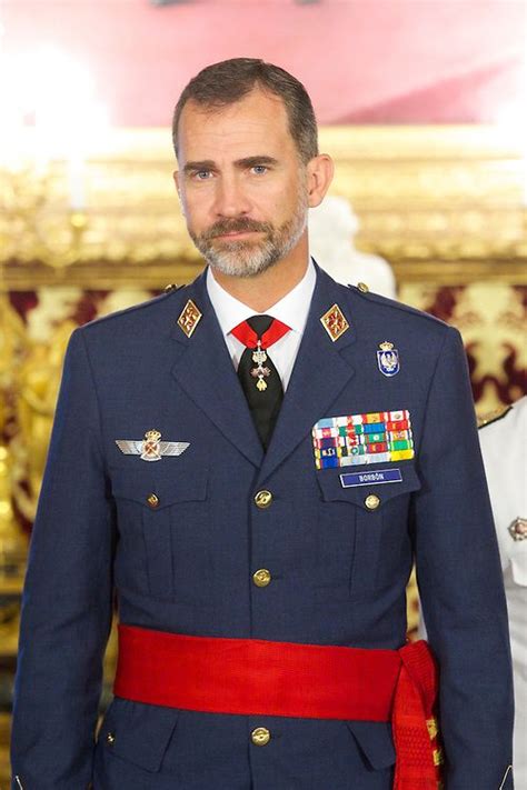 Desde que nació, cuando dio sus primeros pasos, sus primeras palabras, cuando fue nombrado príncipe de asturias. Pin on uniform