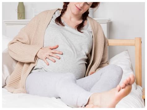 Follow These Simple Tips To Reduce Foot Swelling During Pregnancy Edules