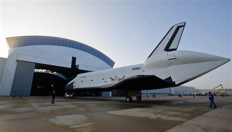 Photo Release Space Shuttle Discovery Acquired By The Smithsonian Smithsonian Institution